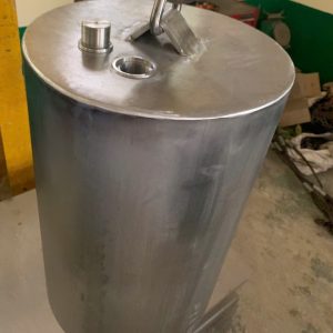 Quả cân chuẩn 500kg Inox 304 treo làm từ vật liệu chính là thép SS400